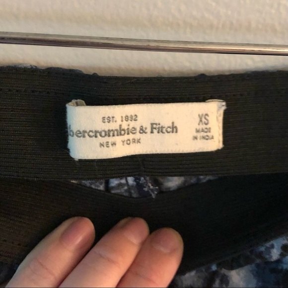 Abercrombie Blue Floral Flowy Shorts Size XS - Picture 7 of 9